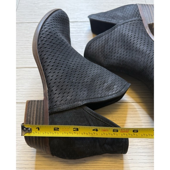 Lucky Brand Women's Baley Perforated Chop Out Nubuck Leather Ankle Boots Blk 9.5 - Picture 10 of 11